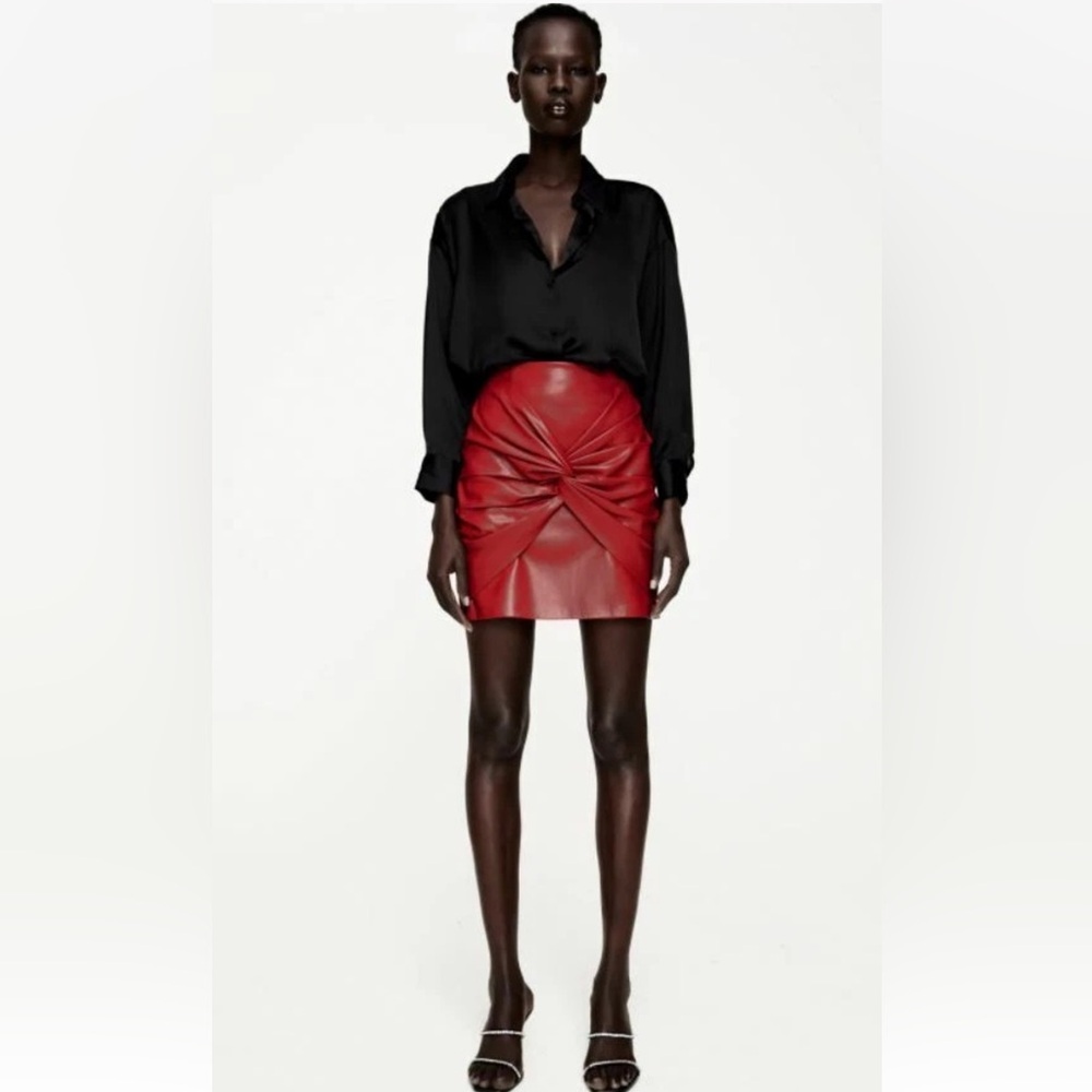 Zara Red Faux Leather Knot Front Mini Skirt - Picture 2 of 5